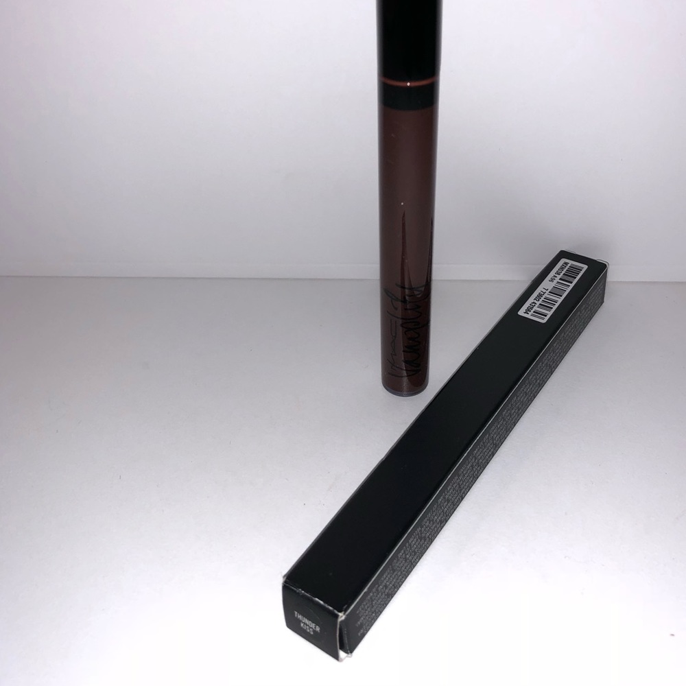MAC Vamplify Thunder Kiss